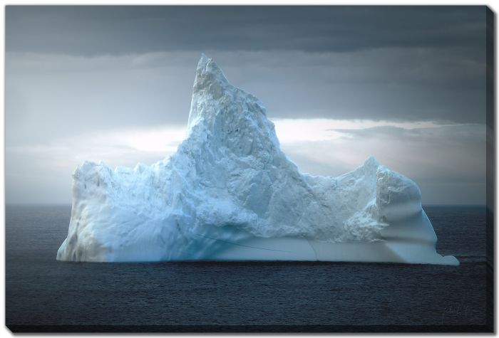 Giant Iceberg Ocean 