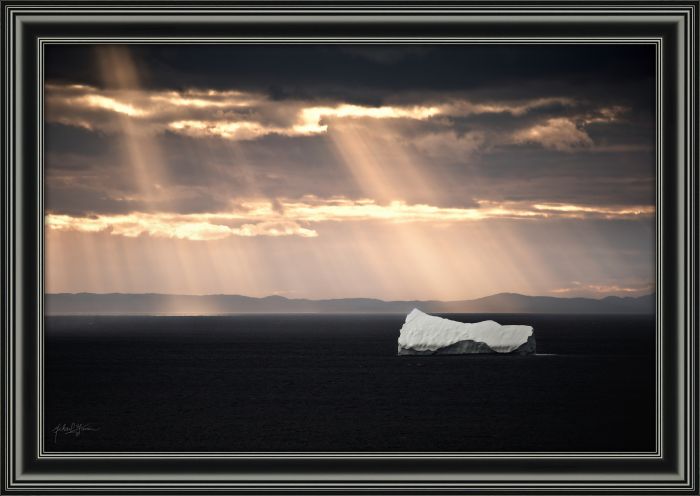 Crepuscular Rays Iceberg 4